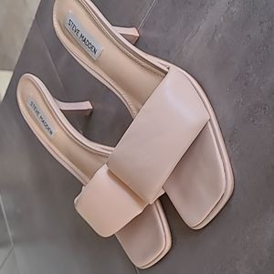 Seve Madden Heeled Slide